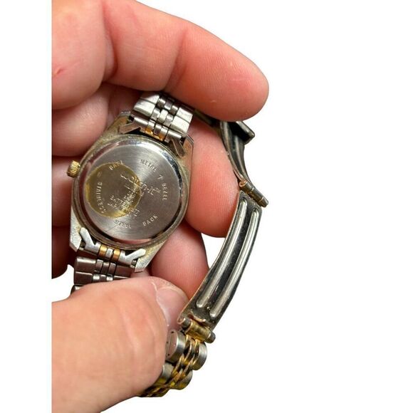 Watch-It Quartz Analog Watch With Two-Tone Stainless Steel Strap Case Diameter 1 - Picture 10 of 12